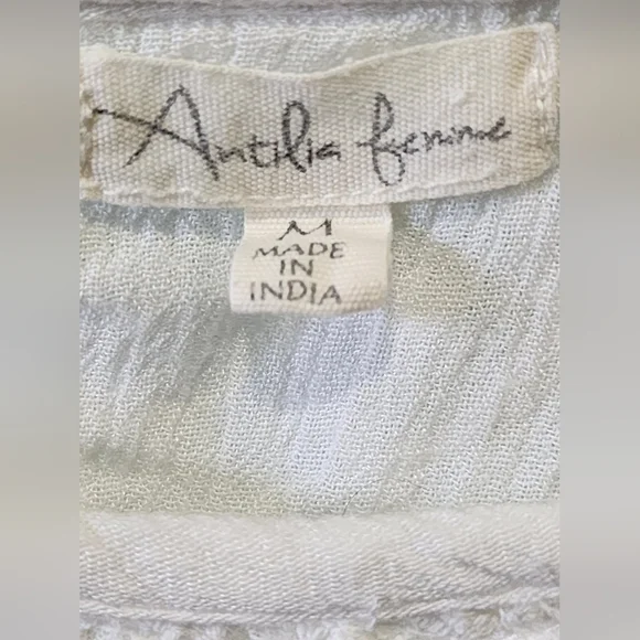 ANTILIA FEMME | Elegant White Lace Women's Top | Medium - Picture 3 of 6